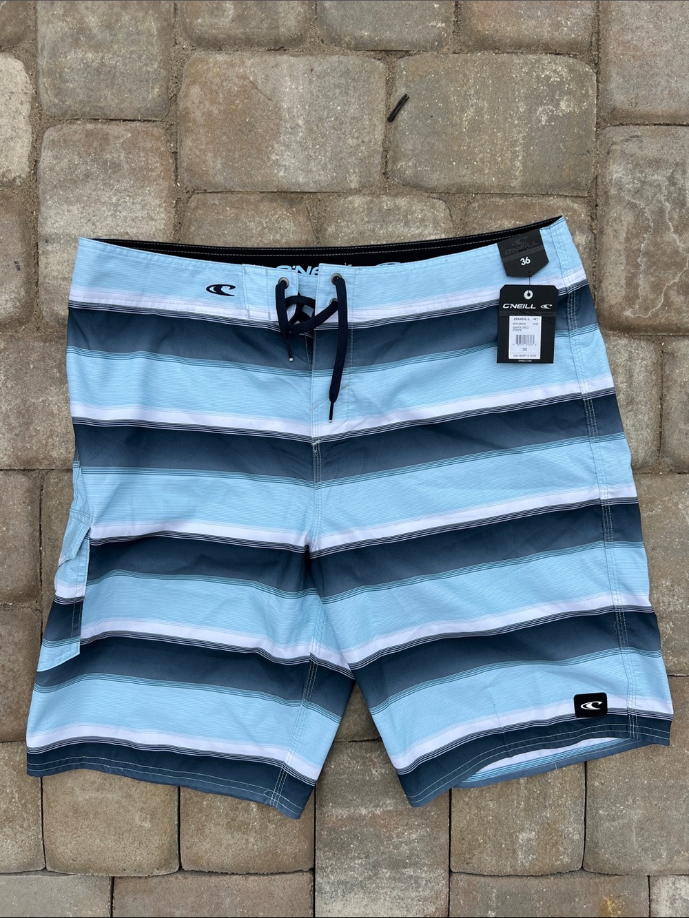 NWT ‼️ O'Neill Men’s Blue & Navy Horizontal Stripe Boardshorts